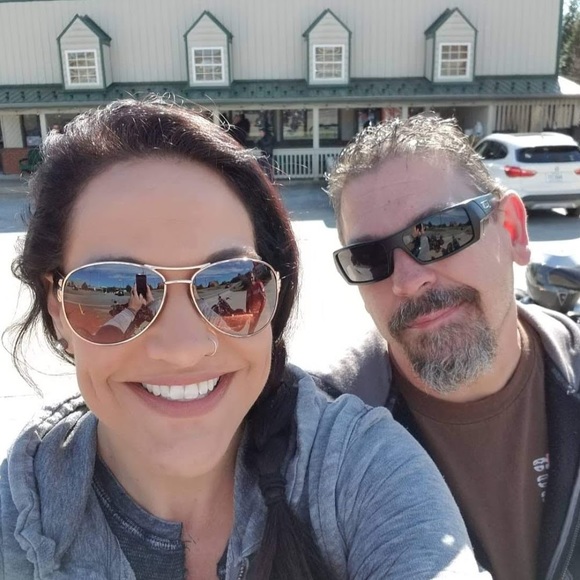 Meet your Posher, Tanya - Picture 1 of 5